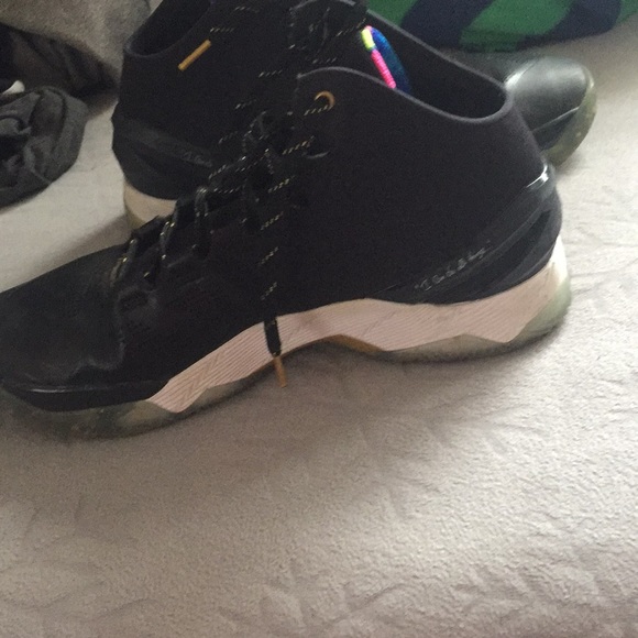 Curry 2.5 - Picture 3 of 4